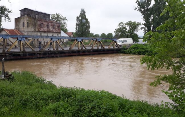 На западе Украины остаются подтопленными несколько домов