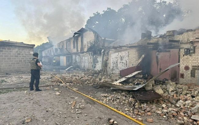 Комбінована атака на Київщину: наслідки фіксують у трьох районах, фото