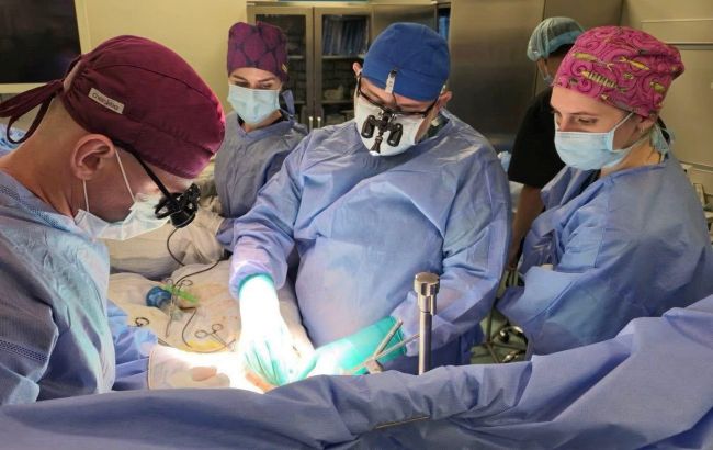 Унікальний випадок: в Охматдиті під обстрілами трьом дітям пересадили органи 4-річної донорки