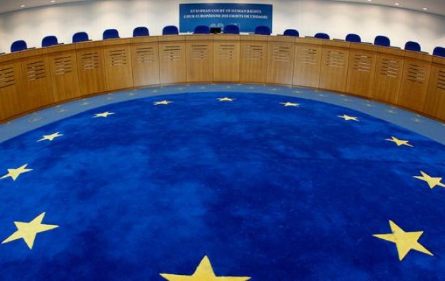 ЕСПЧ обязал Украину выплатить 5 тыс. евро украинке, арестованной в 2011 г. за срезанную ленту с венка Януковича