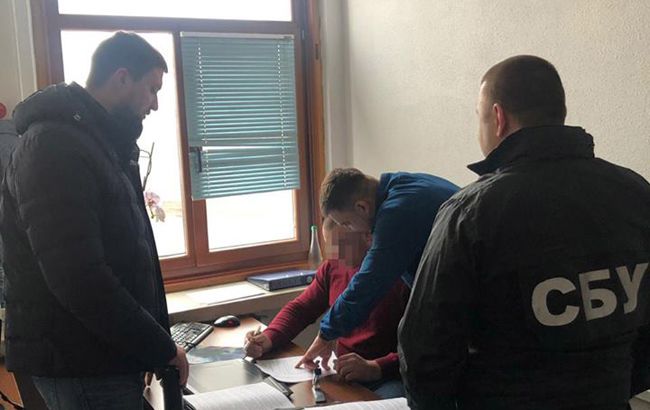 Чиновника ГФС задержали за контрабанду сильнодействующих лекарств