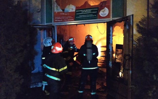 Пожар возле автовокзала в Полтаве потушили