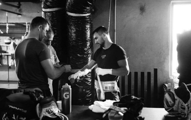 Ломаченко в бою против Кроллы получил травму