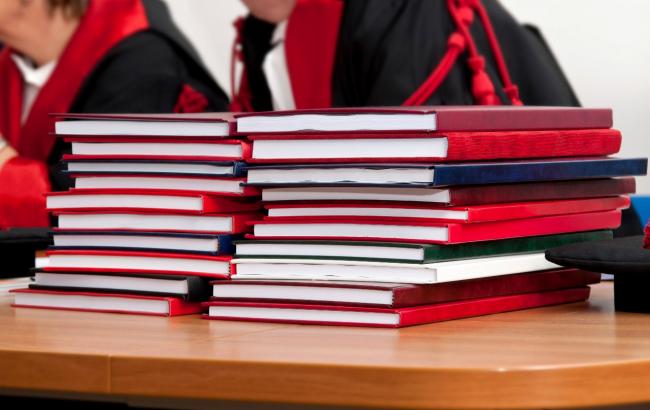 В 9 из 11 философских диссертаций обнаружен плагиат, - исследование