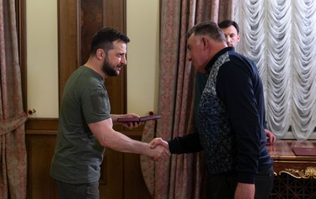 Зеленский вручил государственные награды работникам ЧАЭС: уберегли мир от новой катастрофы