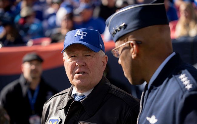 Міністр повітряних сил США політав на F-16 під управлінням штучного інтелекту