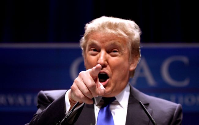 Трамп впервые после возвращения из больницы вышел на публику