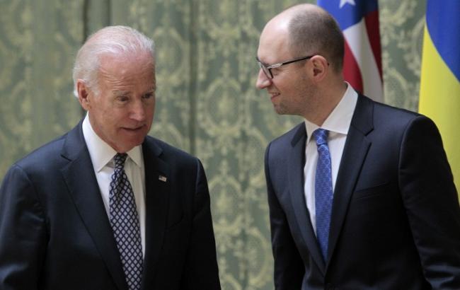 Байден и Яценюк обсудили реформы и ситуацию на Донбассе