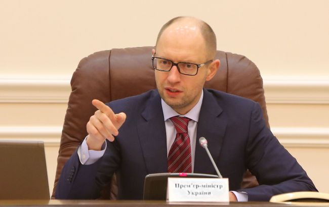 Яценюк доручив до кінця вересня накопичити на складах заплановані запаси вугілля