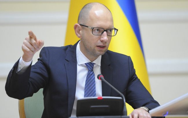 Яценюк дал три месяца на запуск реформ в системе здравоохранения