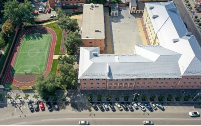 В Днепре после реконструкции открылась старейшая гимназия города