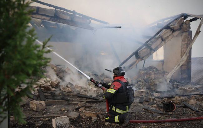 Чернігів знову під ударом РФ: у ДСНС показали наслідки нової атаки