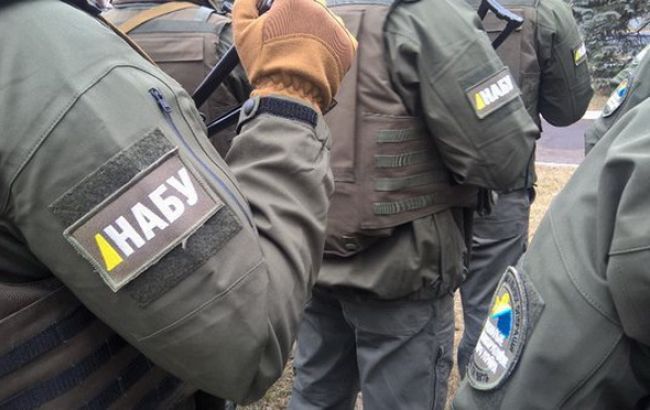 НАБ проверяет основания для расследований против связанных с офшорами чиновников