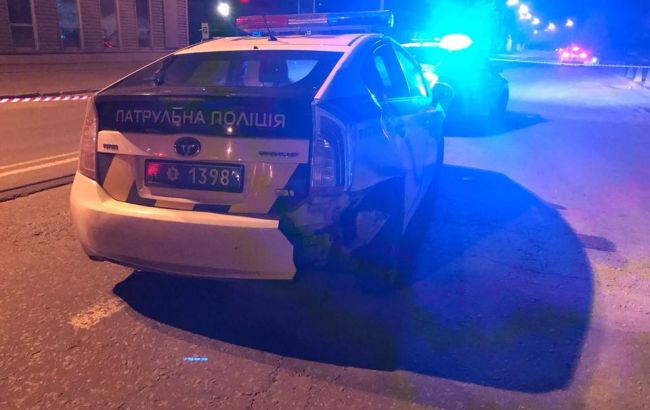 Поліція повідомила подробиці нападу на патрульну у центрі Києва