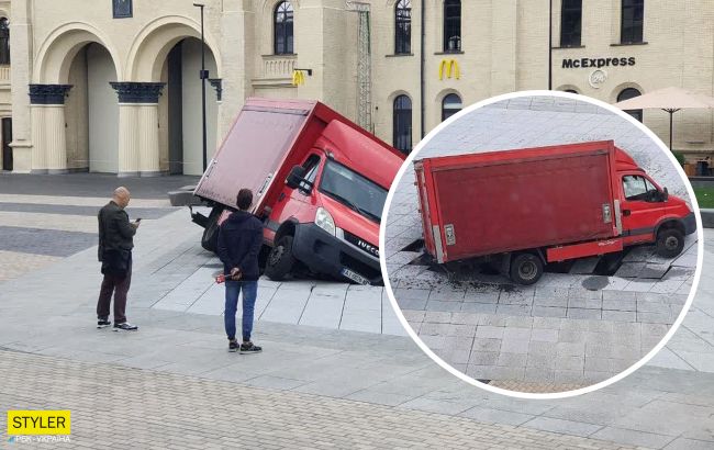 В центре Киева грузовик провалился на месте открытия нового фонтана