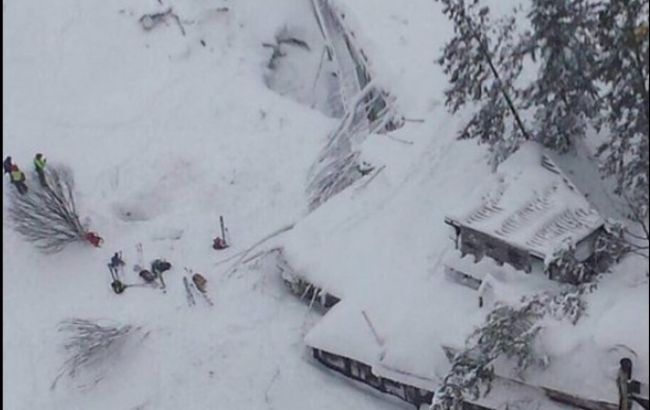 Лавина в Италии: количество жертв возросло до 5 человек