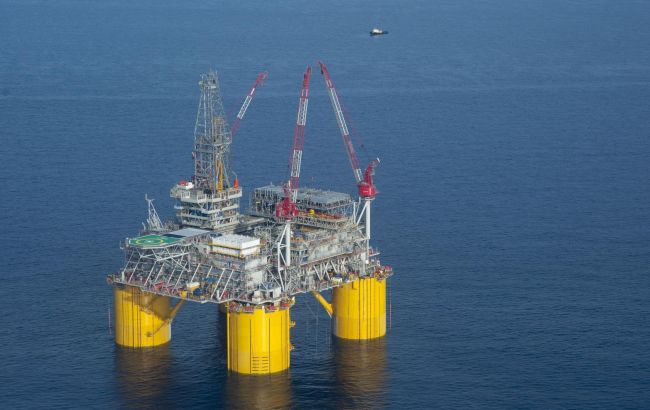 Нефть дешевеет из-за ослабления урагана Ида в Мексиканском заливе