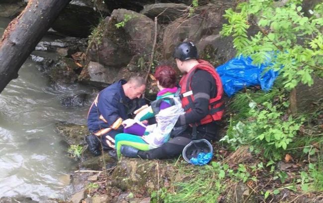 В Карпатах нашли всех пострадавших при падении грузовика