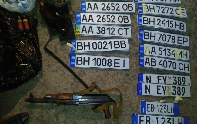 В Києві заарештували групу іноземців, які підозрюються в грабежі підприємців