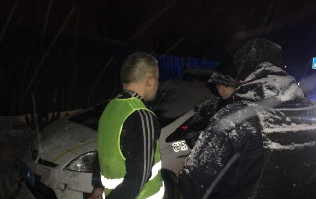 В Ровно во время задержания нарушителя травмировались трое патрульных