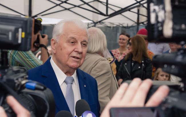 Кравчук про мінський формат: Україна хоче доповнити його жорсткими діями