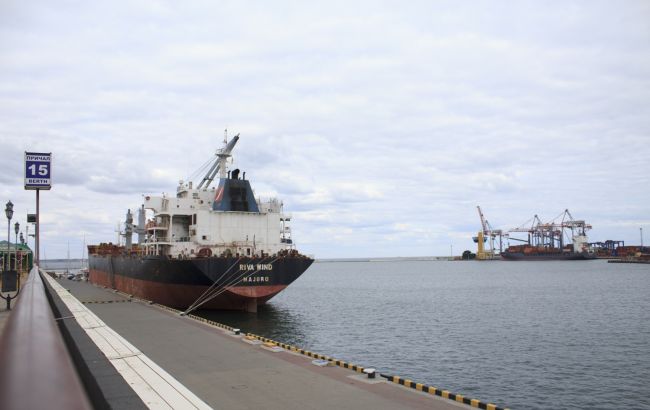 Отказ порта "Южный" переваливать руду приведет к падению курса гривны&nbsp;и инфляции, - эксперт