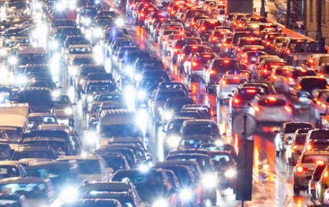 Пробки в Києві сягнули 9 балів