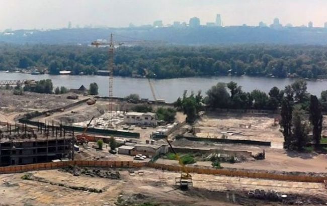 Активісти спробували блокувати будівництво на Микільській Слобідці в Києві