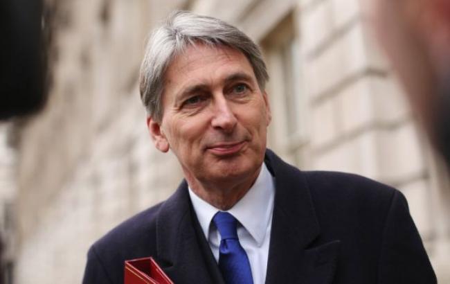 Глава МЗС Великобританії закликав Путіна припинити підтримку сепаратистів на Донбасі