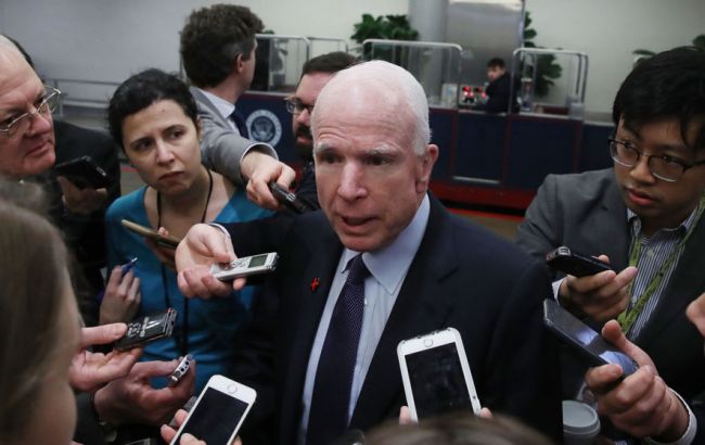 Американский сенатор Маккейн раскритиковал Трампа за его высказывания о СМИ