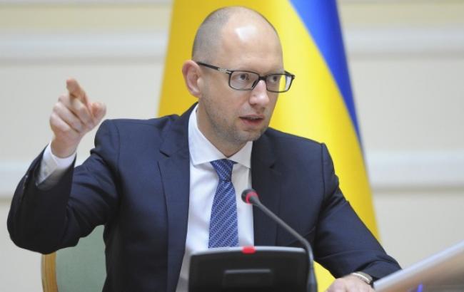 Яценюк пригрозил протестующим против "Стены" высылкой за границу