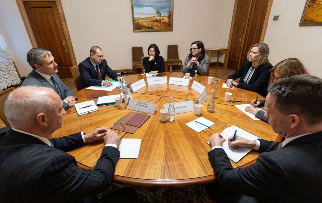 В Канаде заявили, что следят за ситуацией вокруг границ Украины