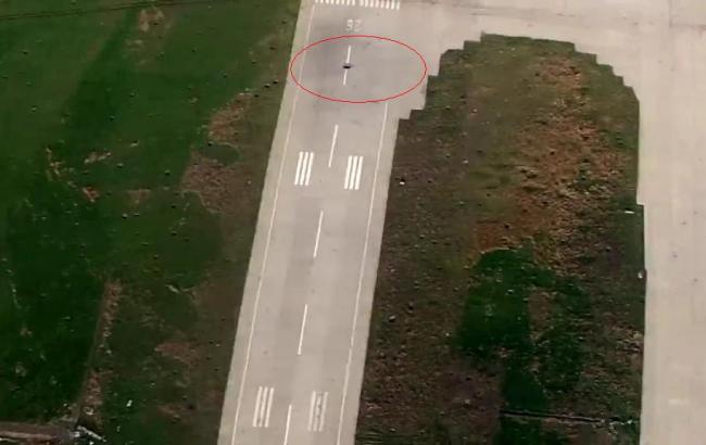 Восстановление взлетной полосы в донецком аэропорту займет минимум месяц, - Минобороны