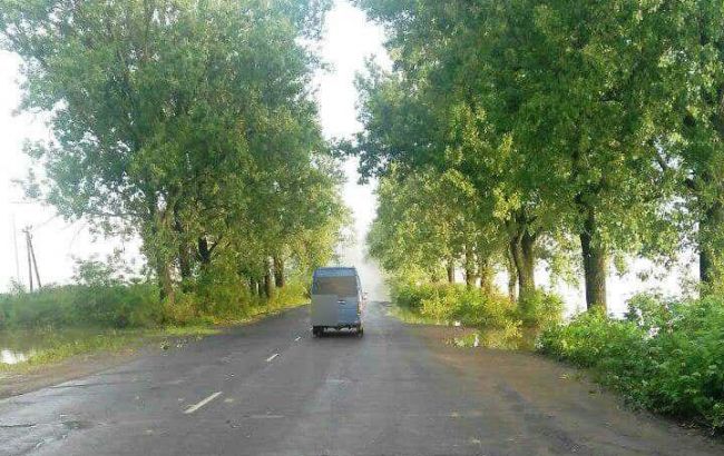 На Закарпатье возобновили движение по автодороге, которая была подтоплена
