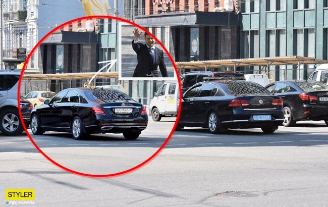 Добавили дублера: в кортеже Зеленского появился еще один автомобиль