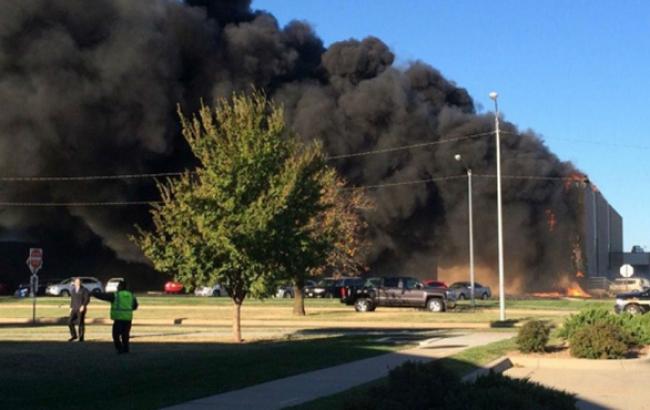 В США самолет врезался в здание аэропорта, четыре человека погибли