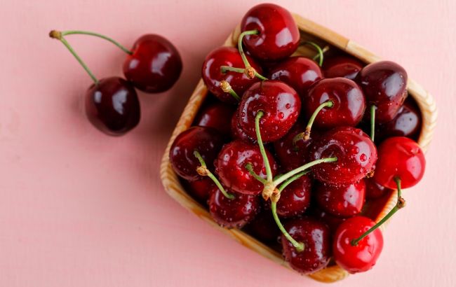 Черешня від 100 до 500 грн: що відбувається з цінами на ягоду в розпал сезону