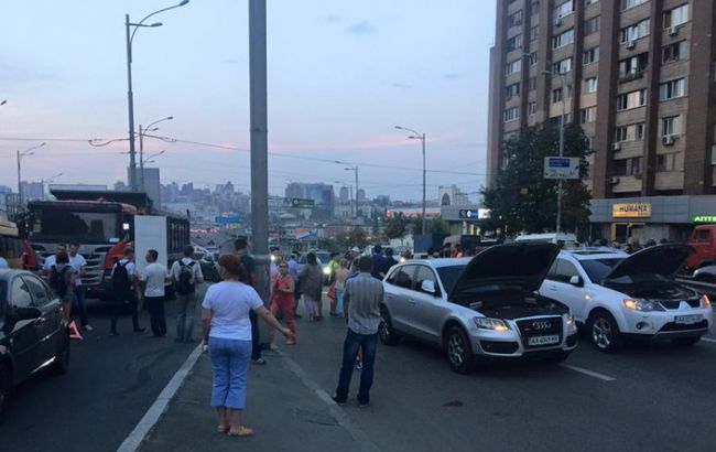 В Киеве 9 мая на Голосеевском проспекте перекроют движение