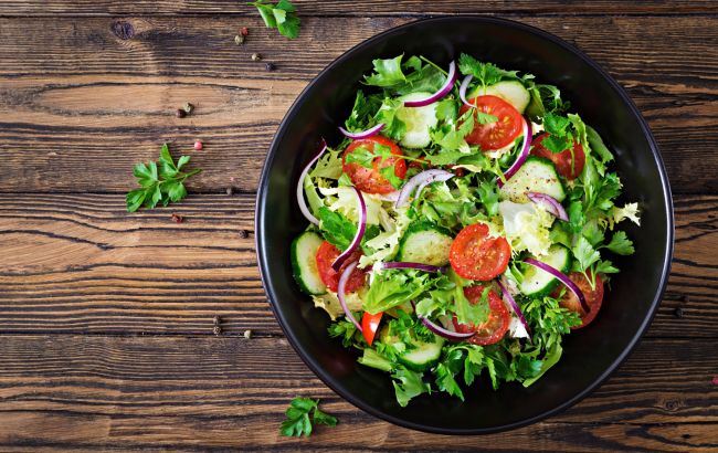 Смачна свіжість. Три апетитні рецепти салатів для літа
