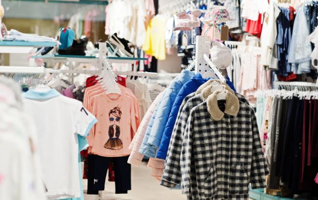 Педіатр розповіла, який одяг не варто купувати новонародженим