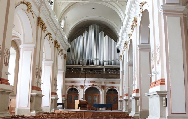 "Включили романтику": во Львове во время концерта исчез свет, но музыканты продолжили играть