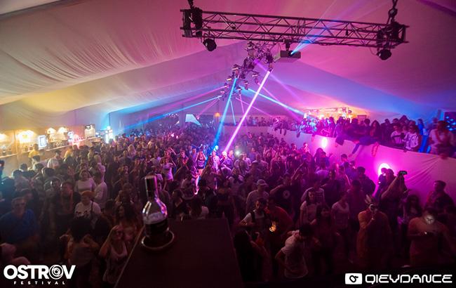 П'ять років у ритмі техно: історія Ostrov Festival
