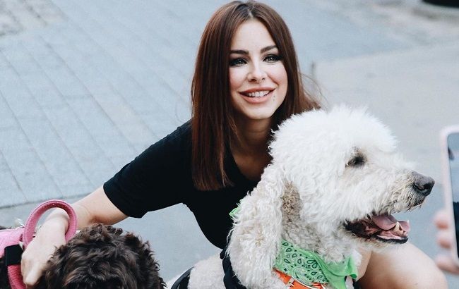 "На 20 років молодше": Ані Лорак світиться красой на "спекотному" фото