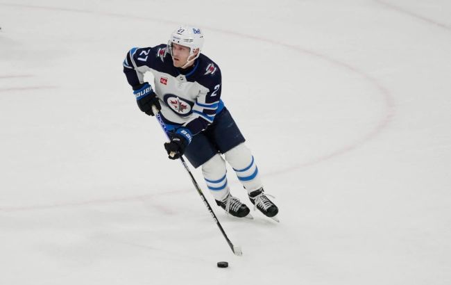 Нападник "Вінніпега" з дублями шайб і асистів став головною зіркою вечора НХЛ: відео