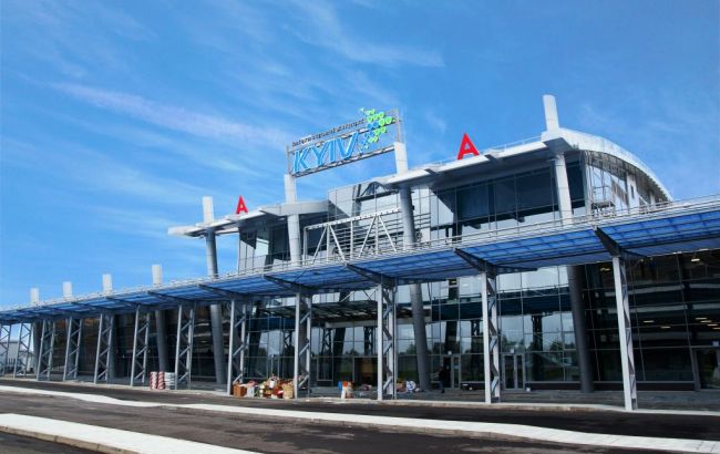 Пасажирський літак повернувся в аеропорт "Жуляни" через нестачу повітря в салоні