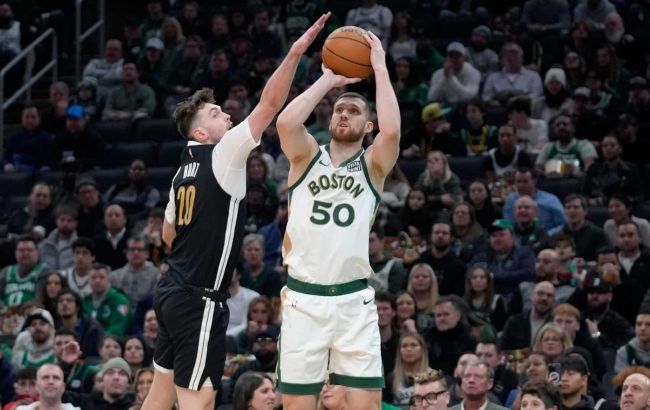 Михайлюк із дріб'язком хвилин узяв участь в розгромі "Мемфіса" в НБА: хайлайти українця