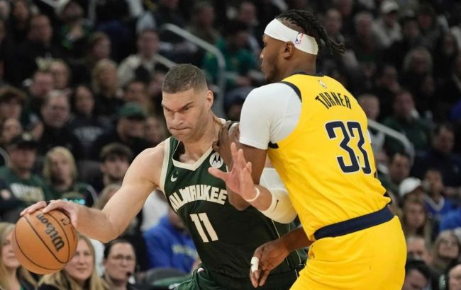 Силовой слэм-данк ветерана "Милуоки" утвердил поражение "Индианы": момент дня в НБА