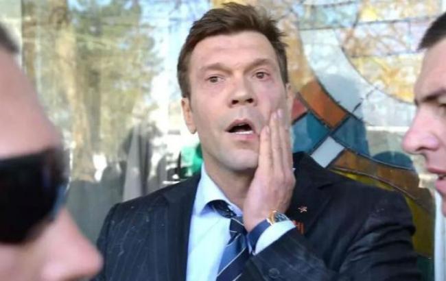 В Николаеве активисты забросали яйцами и побили нардепа Царева