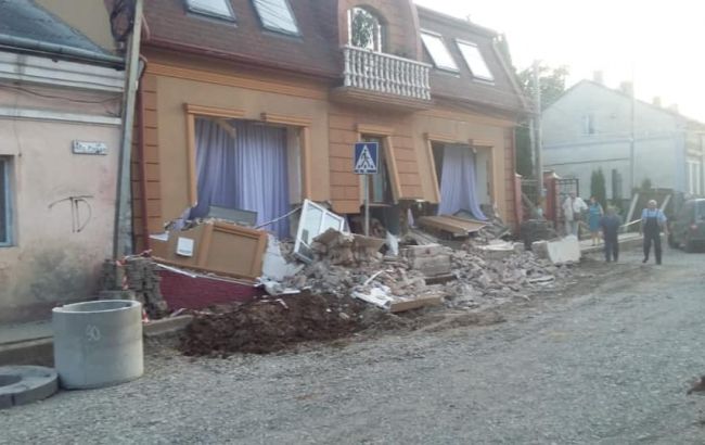 В центре Черновцов обрушился дом
