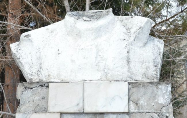 Пам'ятник Леніну в Біробіджані випадково зруйнував комуніст